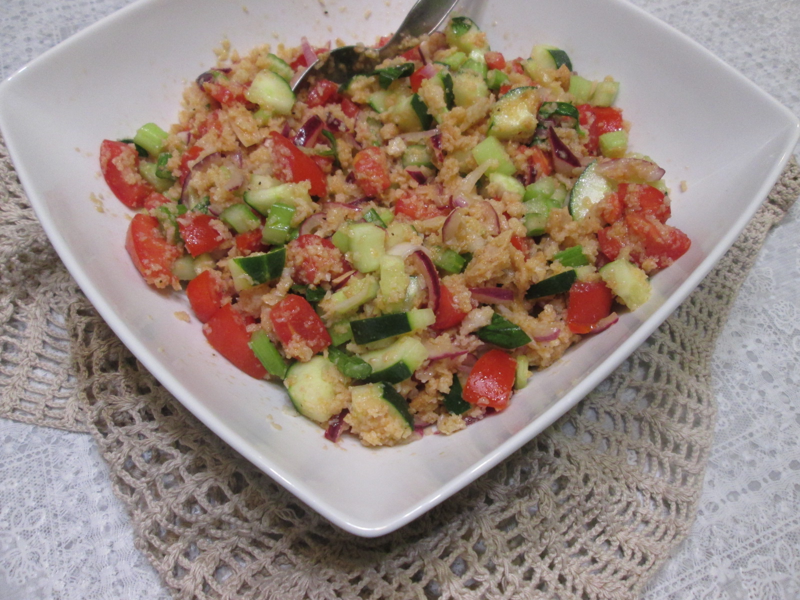 Panzanella - Salada toscana de pão amanhecido