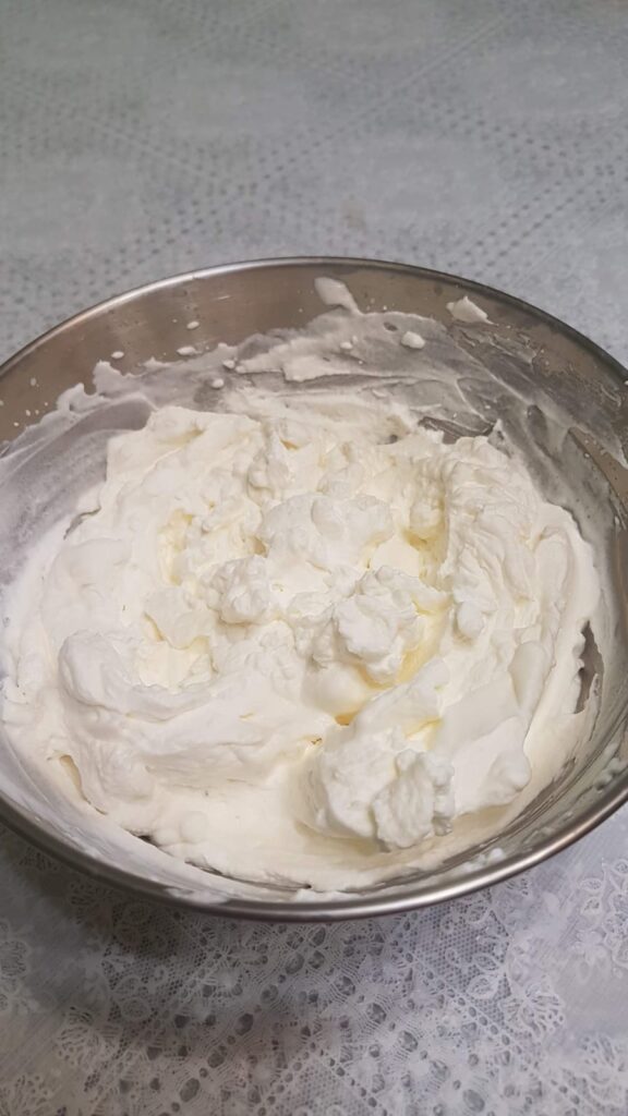 Como fazer creme chantilly facilmente